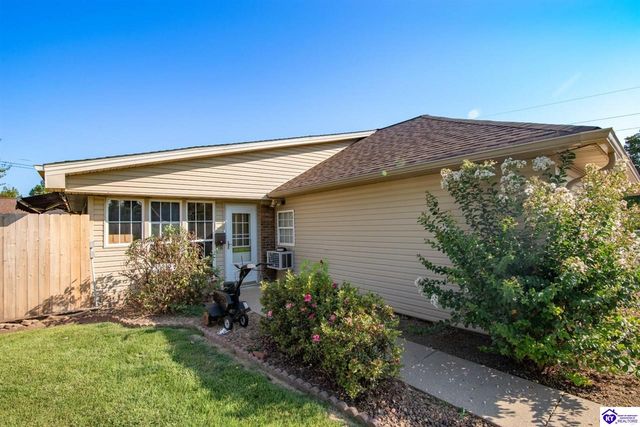 1007 S Woodland Drive, Radcliff, KY 40160