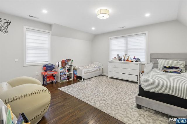 373 Briarcliff Road, Teaneck, NJ 07666