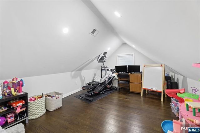 373 Briarcliff Road, Teaneck, NJ 07666