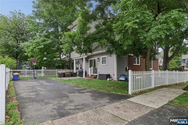 373 Briarcliff Road, Teaneck, NJ 07666