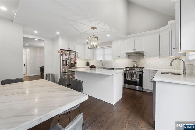 373 Briarcliff Road, Teaneck, NJ 07666