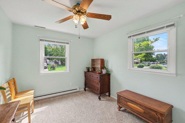 318 Kenway Drive, Lansing, MI 48917
