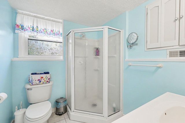 318 Kenway Drive, Lansing, MI 48917