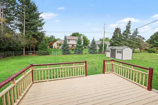 318 Kenway Drive, Lansing, MI 48917