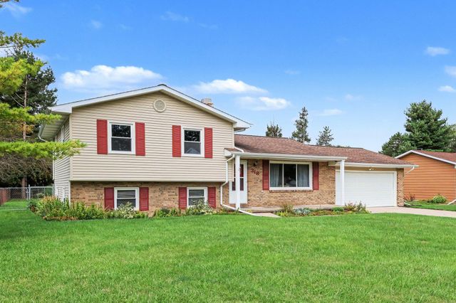 318 Kenway Drive, Lansing, MI 48917