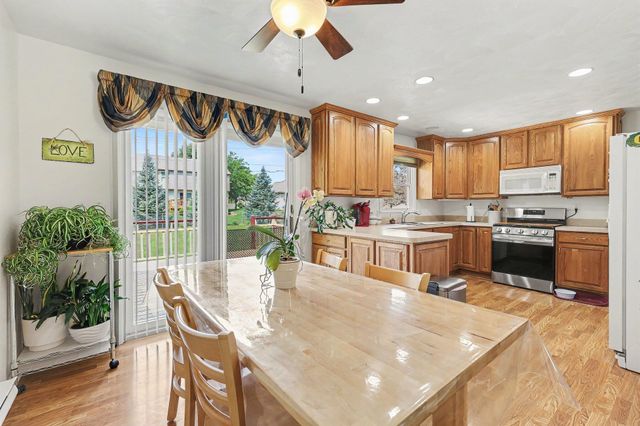 318 Kenway Drive, Lansing, MI 48917