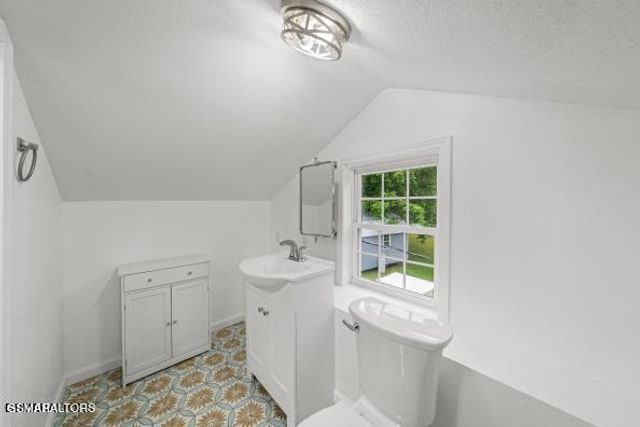 739 W Main Street Street, Sevierville, TN 37862