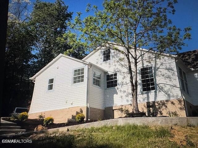 739 W Main Street Street, Sevierville, TN 37862