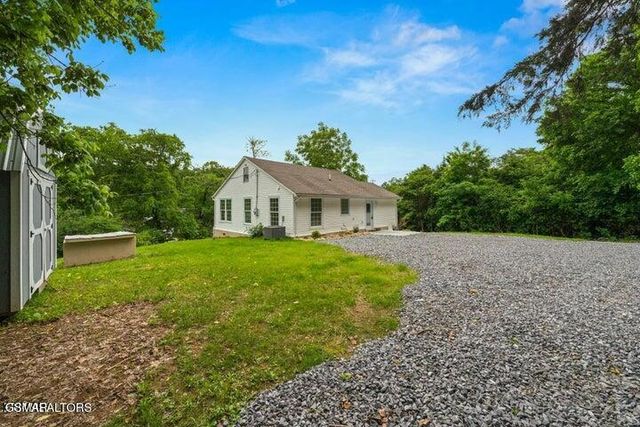 739 W Main Street Street, Sevierville, TN 37862