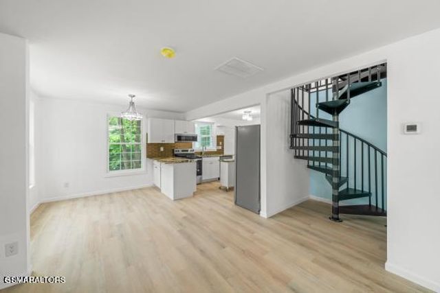 739 W Main Street Street, Sevierville, TN 37862