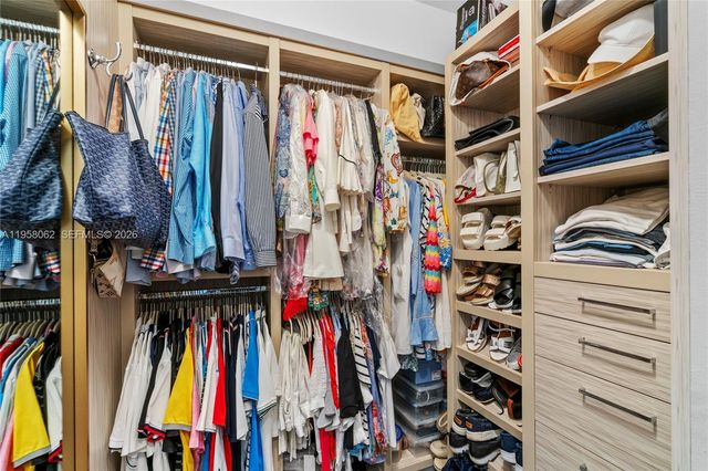 17555 Atlantic Blvd UPH3, Sunny Isles Beach, FL 33160