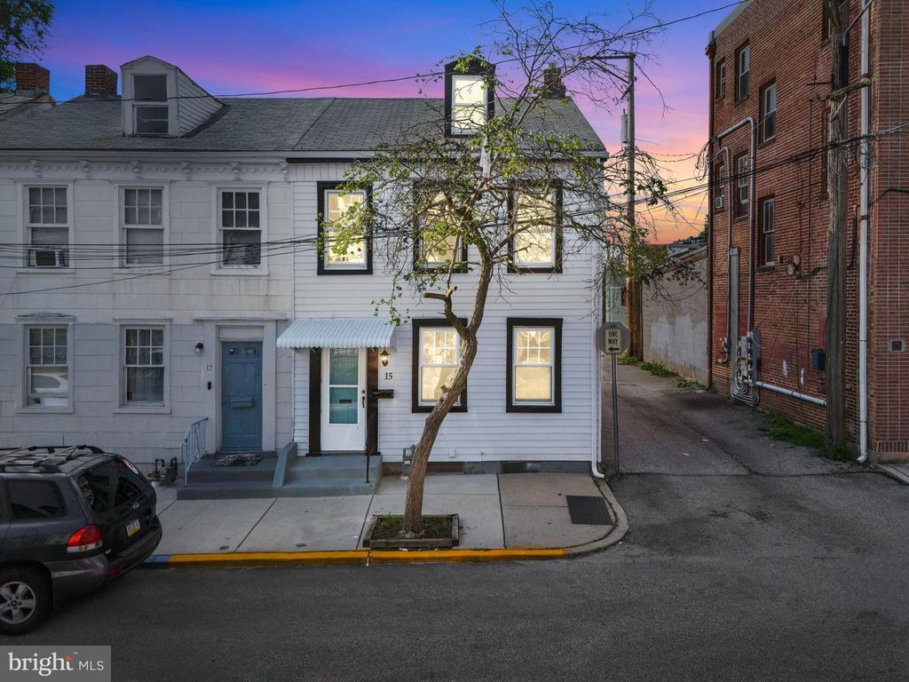15 W SOUTH ST, York, PA 17401