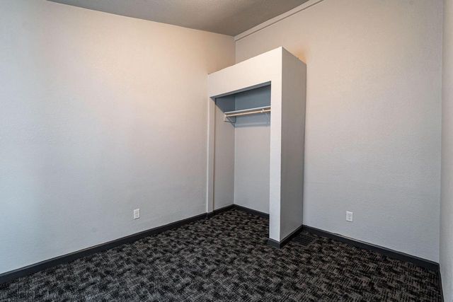 547 N 25th STREET, Milwaukee, WI 53233