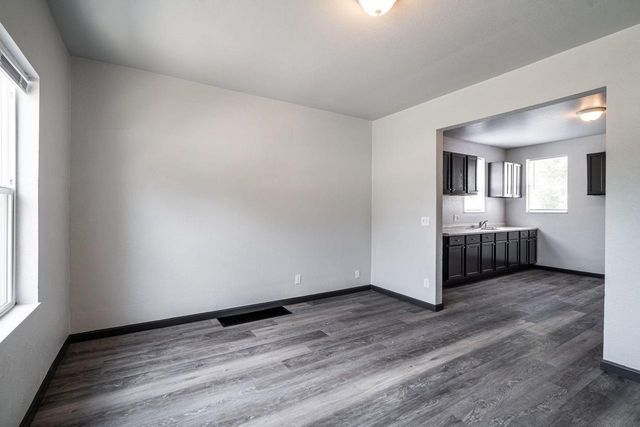 547 N 25th STREET, Milwaukee, WI 53233