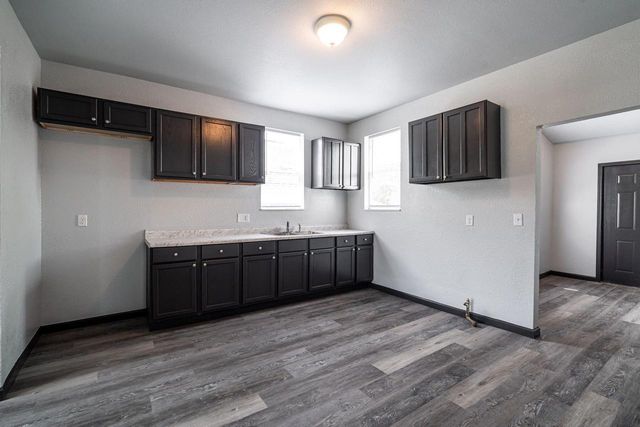 547 N 25th STREET, Milwaukee, WI 53233