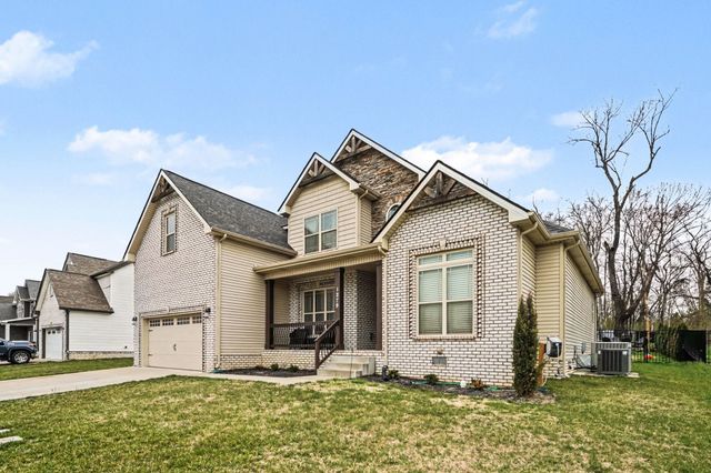 1279 Highgrove Ln, Clarksville, TN 37043