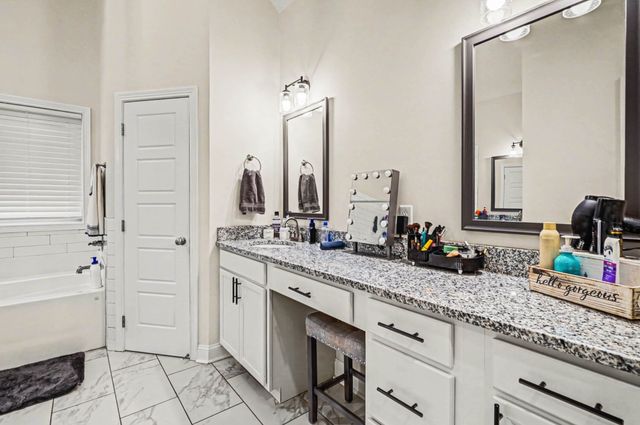 1279 Highgrove Ln, Clarksville, TN 37043