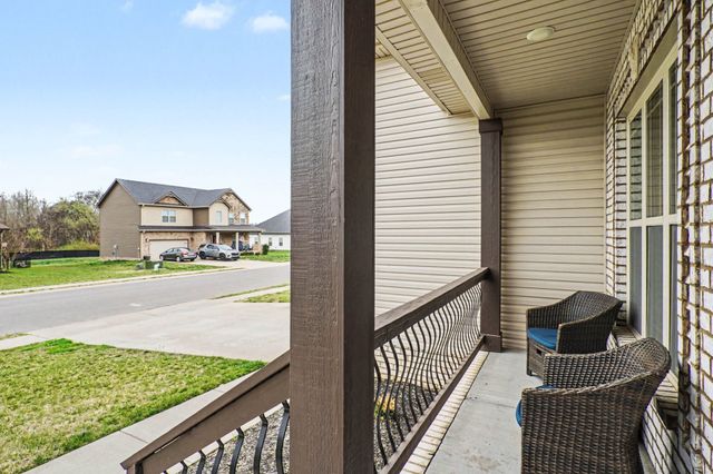 1279 Highgrove Ln, Clarksville, TN 37043