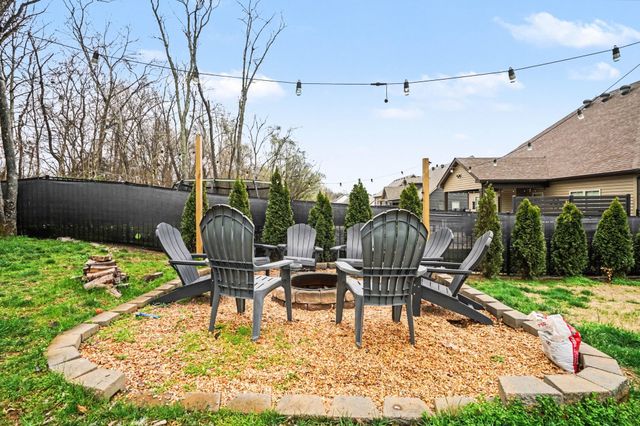 1279 Highgrove Ln, Clarksville, TN 37043