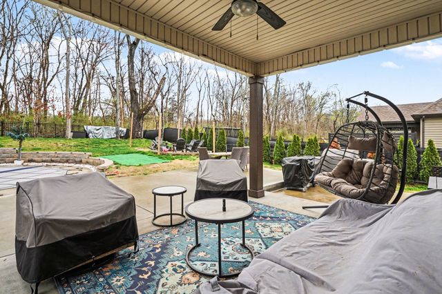 1279 Highgrove Ln, Clarksville, TN 37043