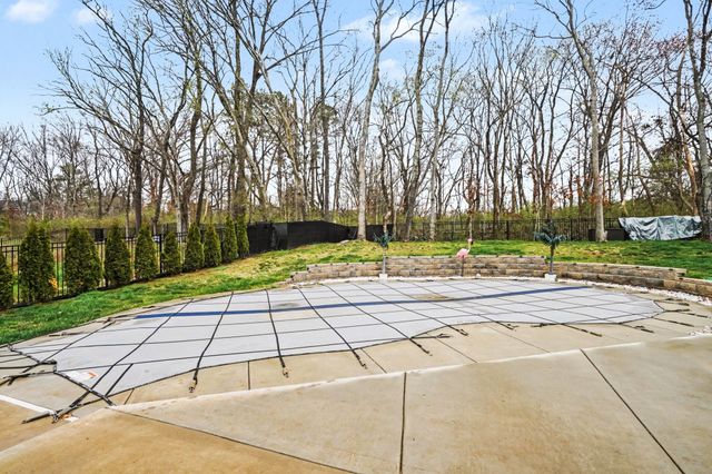 1279 Highgrove Ln, Clarksville, TN 37043