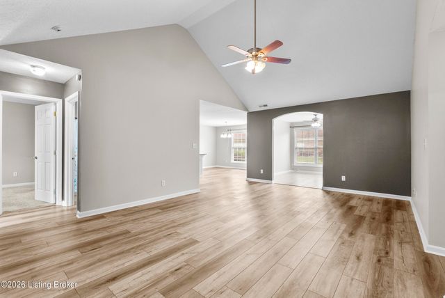 183 Hardy Ln, Mt Washington, KY 40047
