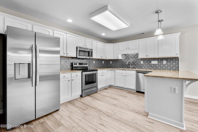 183 Hardy Ln, Mt Washington, KY 40047
