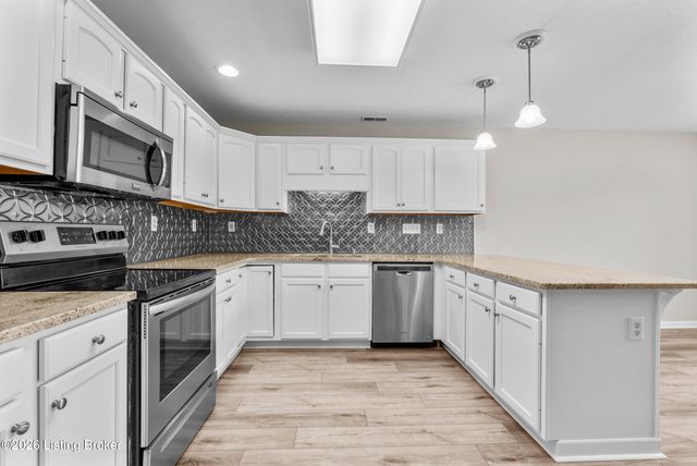 183 Hardy Ln, Mt Washington, KY 40047