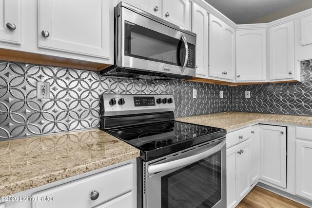 183 Hardy Ln, Mt Washington, KY 40047