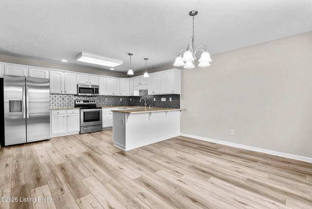 183 Hardy Ln, Mt Washington, KY 40047