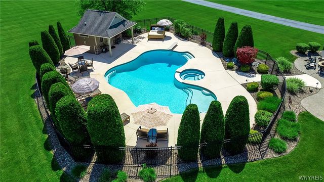 6275 Kraus Road, Clarence, NY 14032