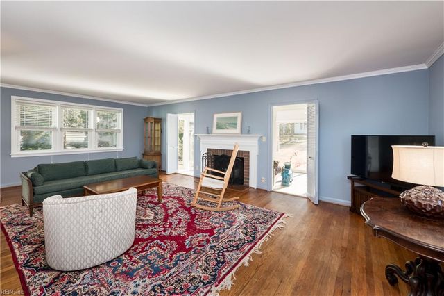 304 Cavalier DR, Virginia Beach, VA 23451