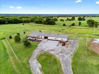 18717 S 405 East Avenue, Porter, OK 74454