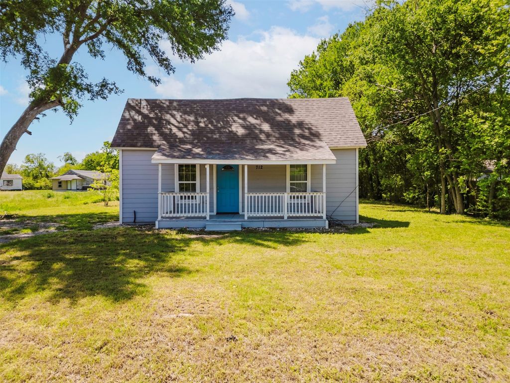 712 E Jefferson Street, Waxahachie, TX 75165