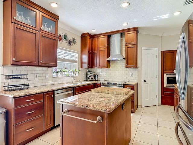 237 CEDARWOOD COURT, Debary, FL 32713
