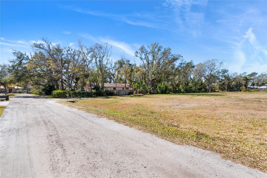 Image 4 of property listing at 11050 59TH STREET N, Pinellas Park, FL 33782