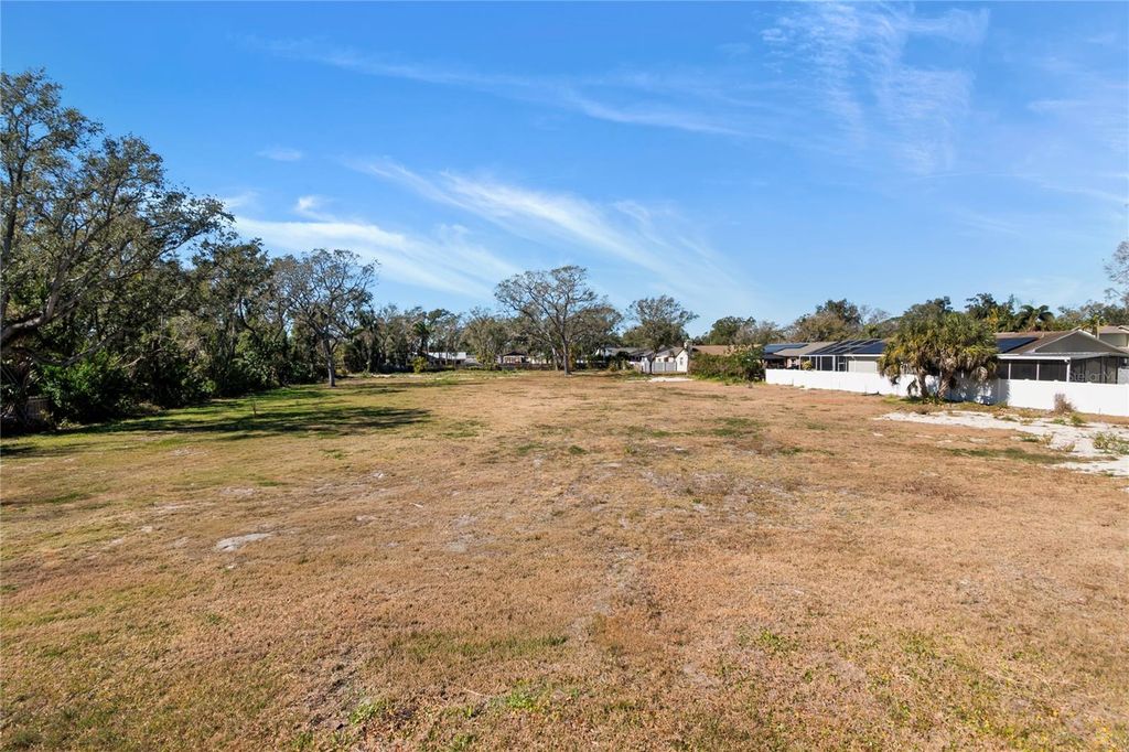 Image 6 of property listing at 11050 59TH STREET N, Pinellas Park, FL 33782