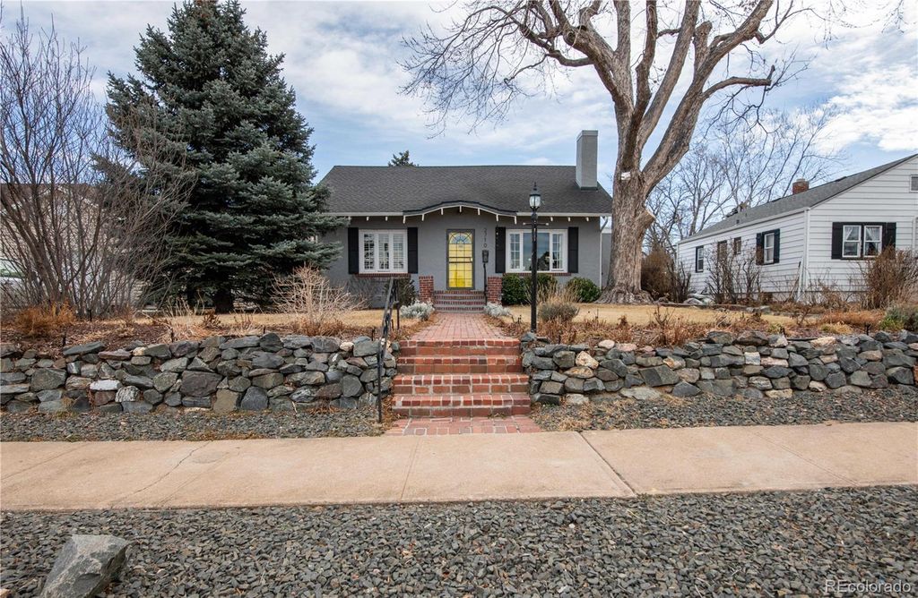 2710 S Grant Street, Englewood, CO 80113