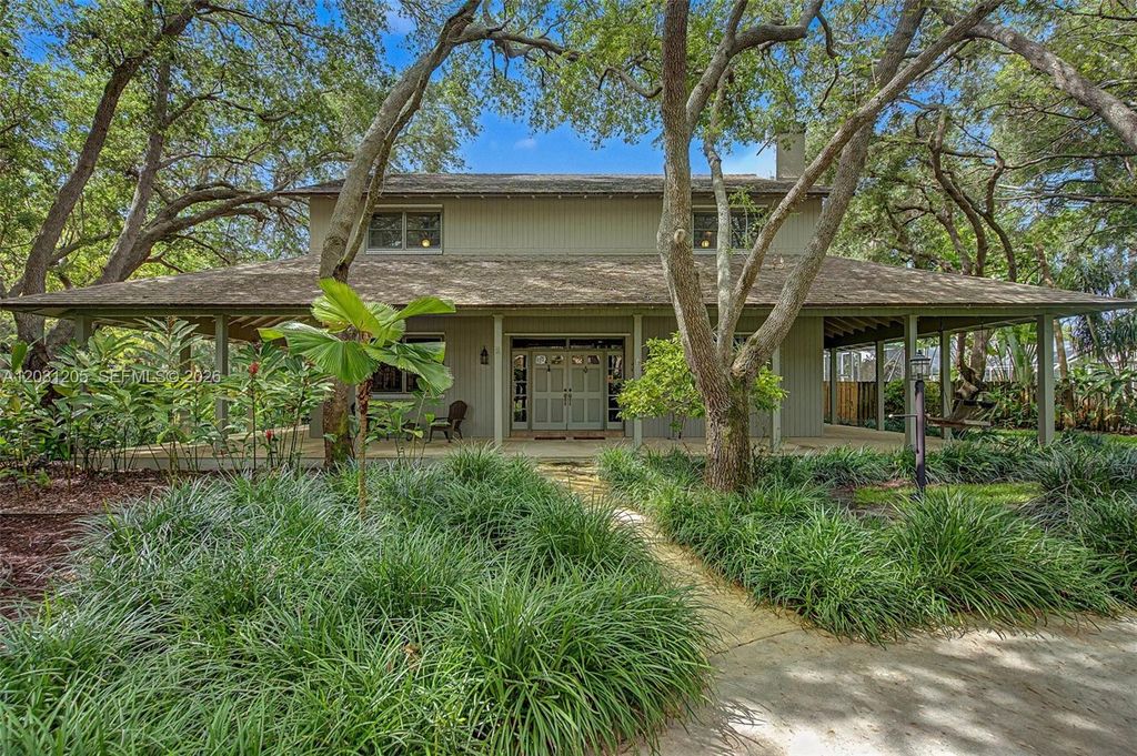 8200 SW 182nd Street, Palmetto Bay, FL 33157