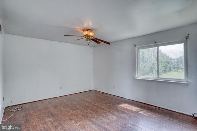 8 YORKTOWN RD, New Castle, DE 19720