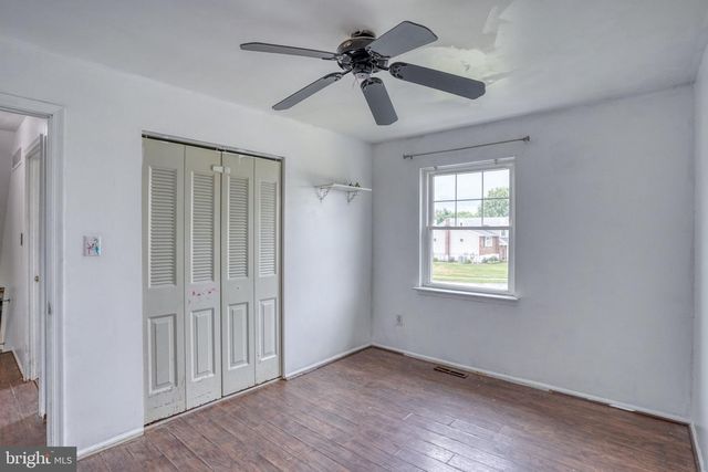 8 YORKTOWN RD, New Castle, DE 19720