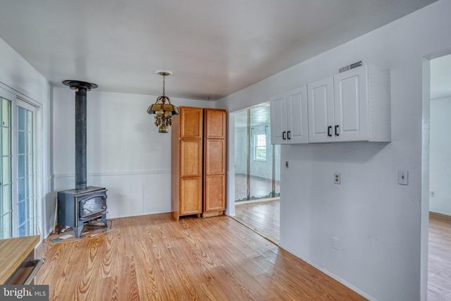 8 YORKTOWN RD, New Castle, DE 19720