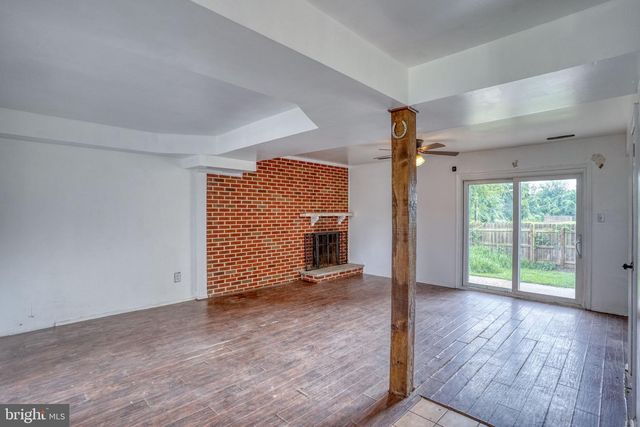 8 YORKTOWN RD, New Castle, DE 19720