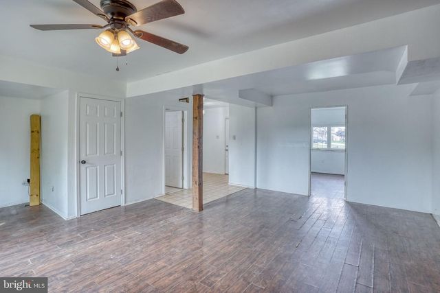 8 YORKTOWN RD, New Castle, DE 19720