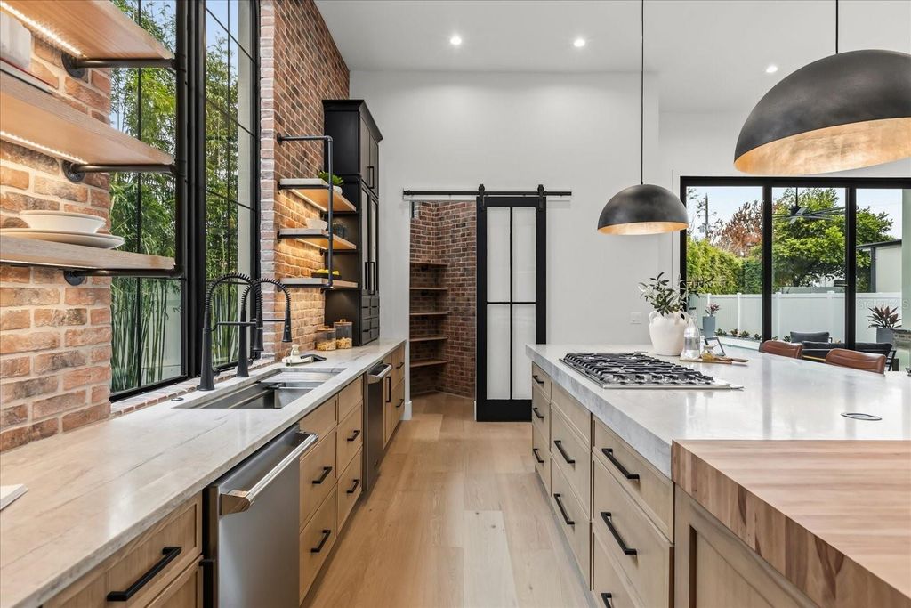 Image 21 of property listing at 629 COUNTRY CLUB DRIVE, Winter Park, FL 32789