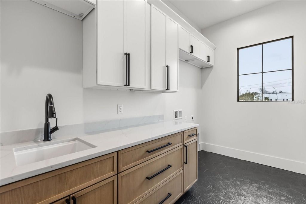 Image 28 of property listing at 629 COUNTRY CLUB DRIVE, Winter Park, FL 32789