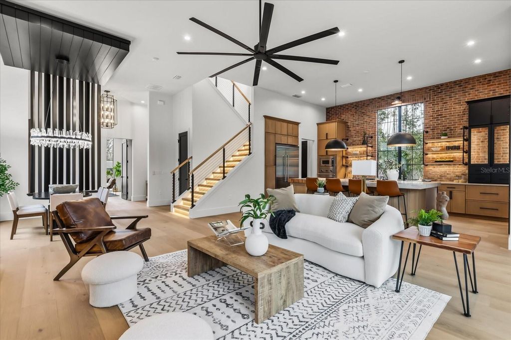 Image 4 of property listing at 629 COUNTRY CLUB DRIVE, Winter Park, FL 32789