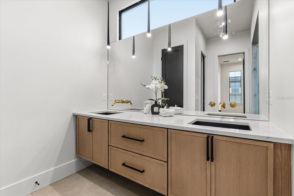 Image 32 of property listing at 629 COUNTRY CLUB DRIVE, Winter Park, FL 32789