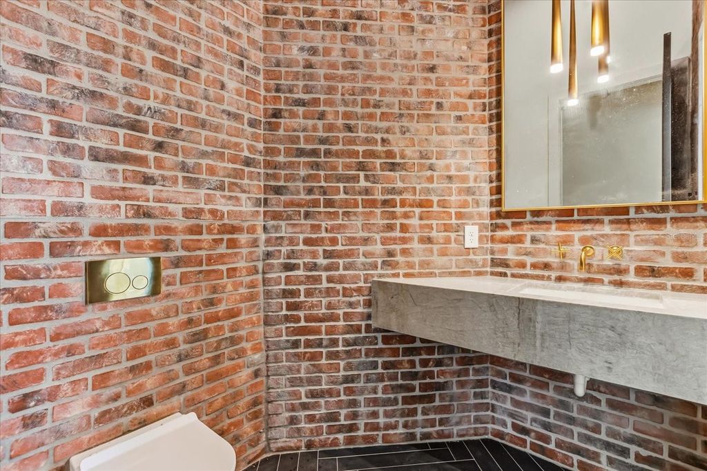 Image 43 of property listing at 629 COUNTRY CLUB DRIVE, Winter Park, FL 32789