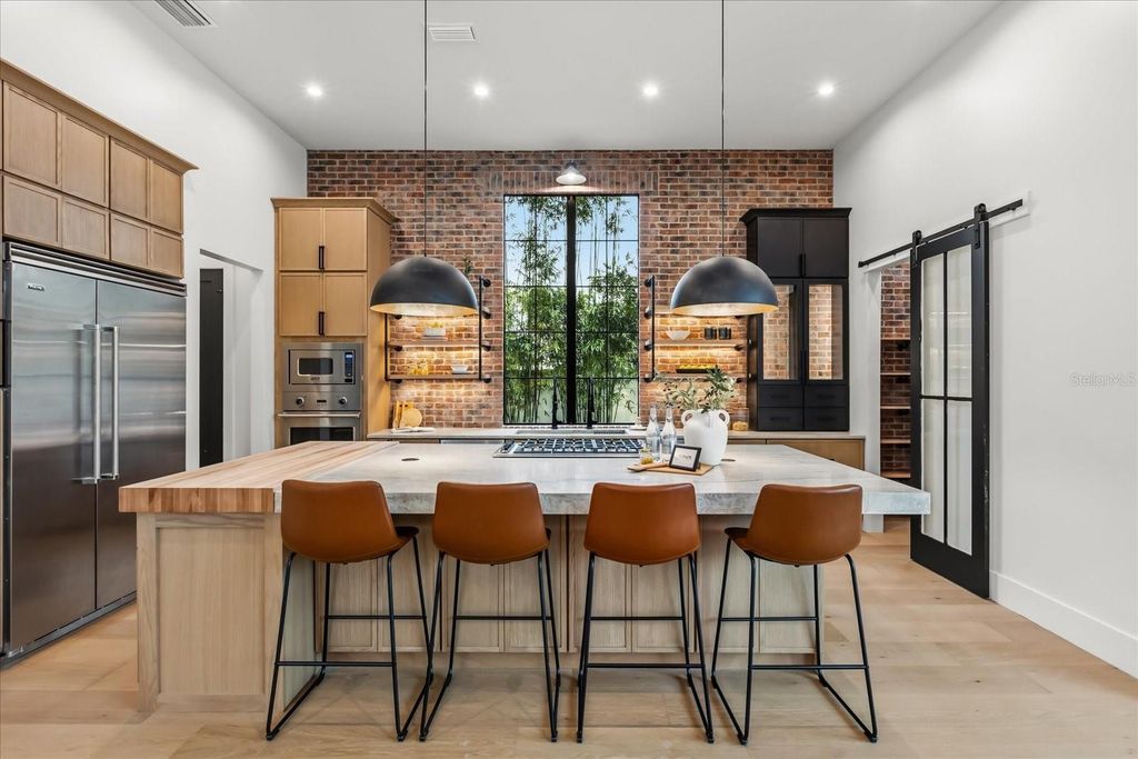 Image 7 of property listing at 629 COUNTRY CLUB DRIVE, Winter Park, FL 32789